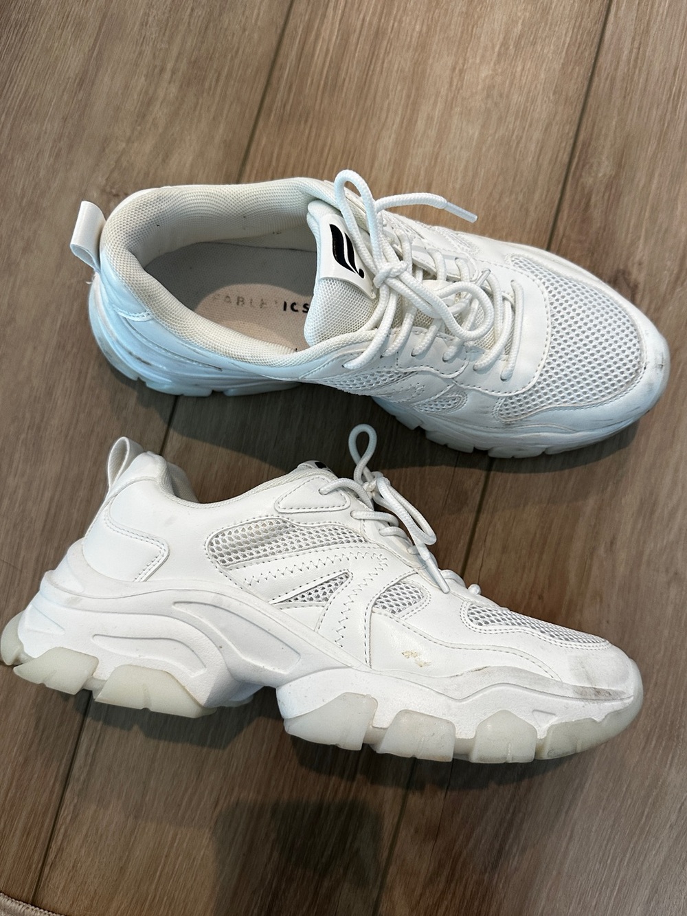 Fabletics the Dad sneaker size 9